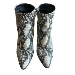 Madden Girl Cream / Black Snake Pattern Heeled Pointed Toe Ankle Boot Size 7M